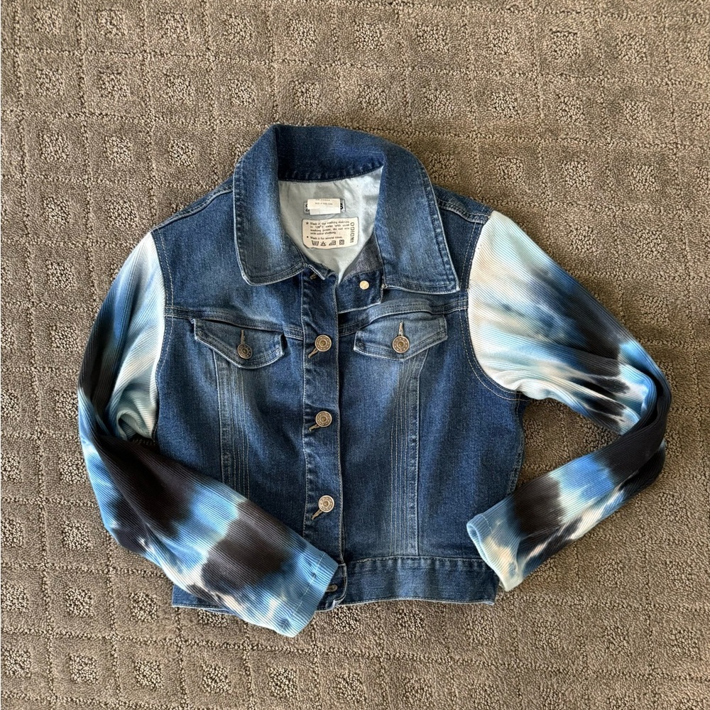 Girl’s Zinnias Tie Dye Denim Thermal Sleeve Denim Jacket Size L